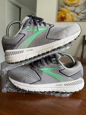 Brooks Ariel 20 Womens Running Shoes Grey Green Size 9 extra wide  2E Cushioned